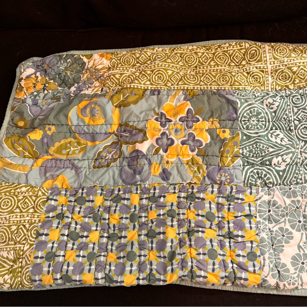 Pottery Barn Twin Quilt & 2 shams.Reversible,Patchwork. UEC. Blues,Greens,Yellow - Picture 7 of 9